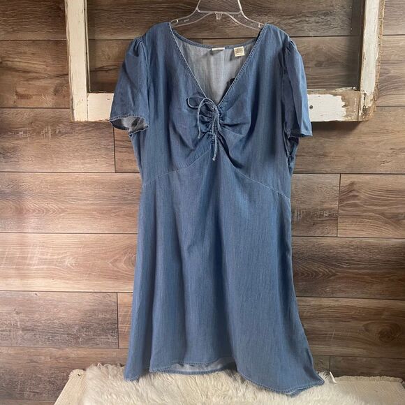 LEVI’S Women’s Denim Dress Size XL (Extra Large) NWT Country Casual - Picture 3 of 8
